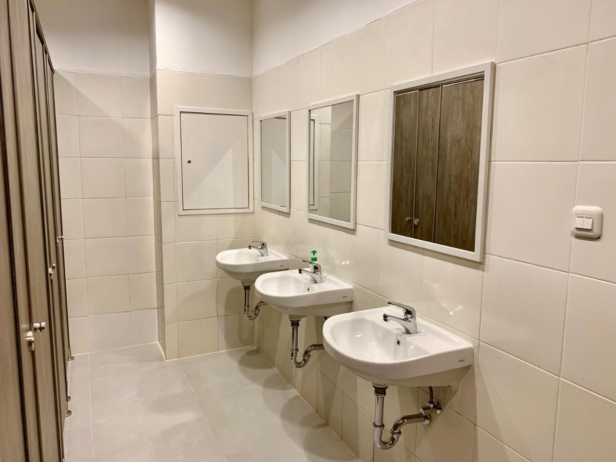 Stay Inn Hostel Jakarta Ngoại thất bức ảnh