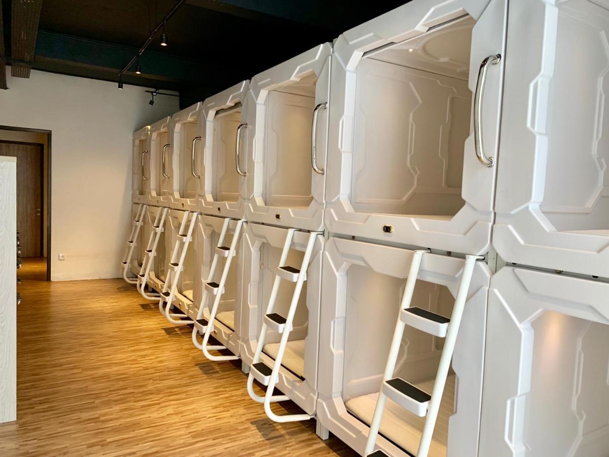 Stay Inn Hostel Jakarta Ngoại thất bức ảnh